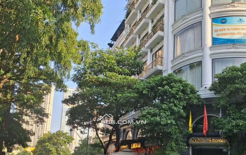 Bán gấp tòa nhà VP kđt Nam Trung Yên, DT 127 m2 7T mặt tiền 9m dòng tiền khủng